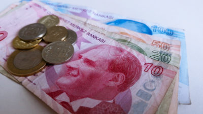 SGK, emeklilerin Ramazan Bayramı ikramiyelerinin yarından itibaren ödenmeye başlayacağını duyurdu.