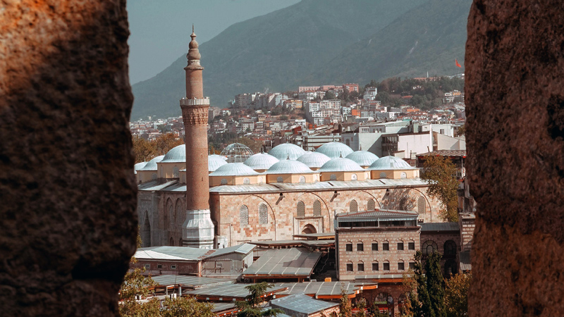 Bursa’nın sembol camileri Osmanlı’nın ilk başkentlerinden Bursa, köklü camileriyle hem tarih hem de